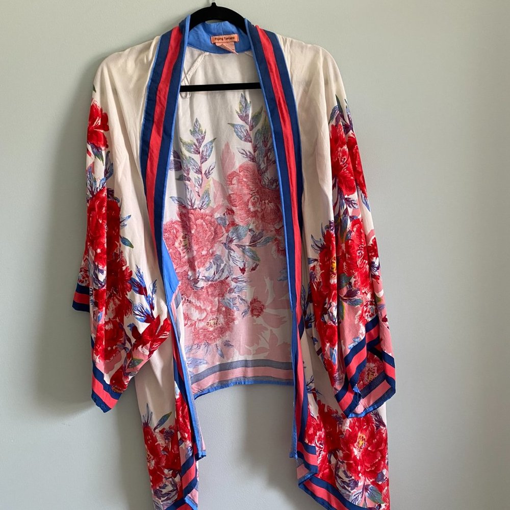 Flying tomato floral scarf kimono